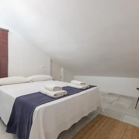 Blue Glass Penthouse In Center Apartman