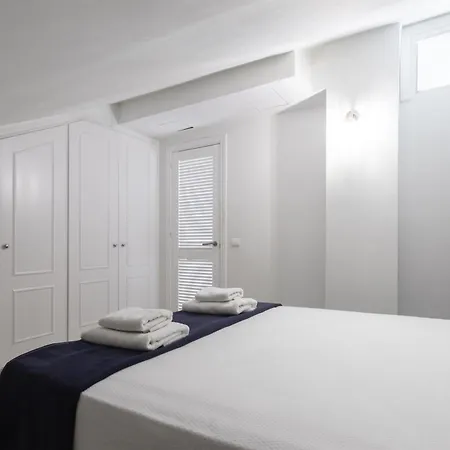 Blue Glass Penthouse In Center Apartman *