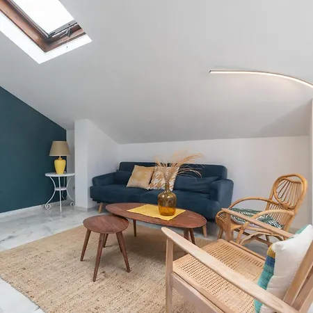 شقة Blue Glass Penthouse In Center *