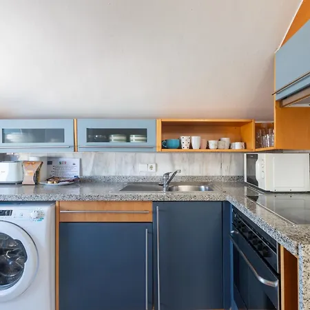 Blue Glass Penthouse In Center *