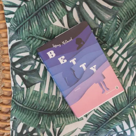 Blue Glass Penthouse In Center *